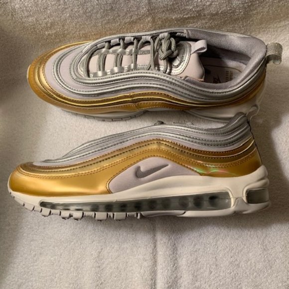 Nike Shoes - W Air Max 97 SE Nike leather sneakers NWT